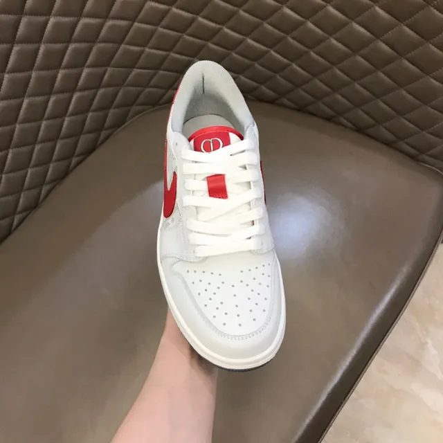 Nike White Red Low-Top Leather Upper Lifestyle Sneakers 4