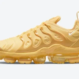 Nike أصفر شفاف أحادي اللون منحوت موج قفص أسلوب حياة أحذية رياضية