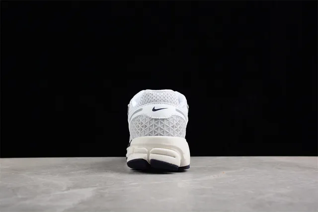 Nike Zoom 2K chaussures de course blanches argent marines 4