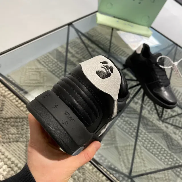 Off-White Chaussures lifestyle noires avec logo de flèche diagonale et orteil perforé 2