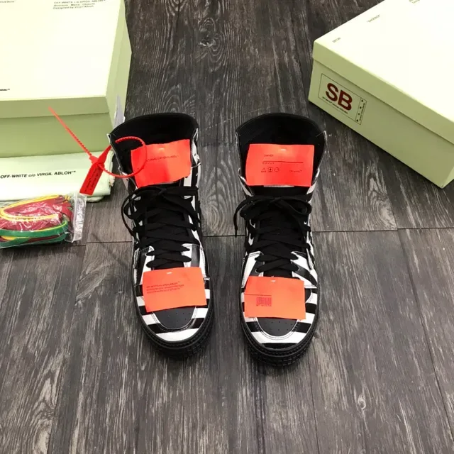 Tênis lifestyle Off-White preto high top listras diagonais 7