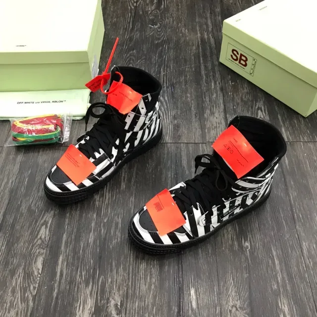 Tênis lifestyle Off-White preto high top listras diagonais 8