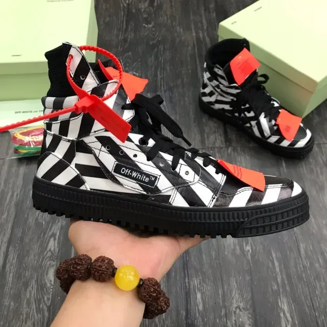 Tênis lifestyle Off-White preto high top listras diagonais 9