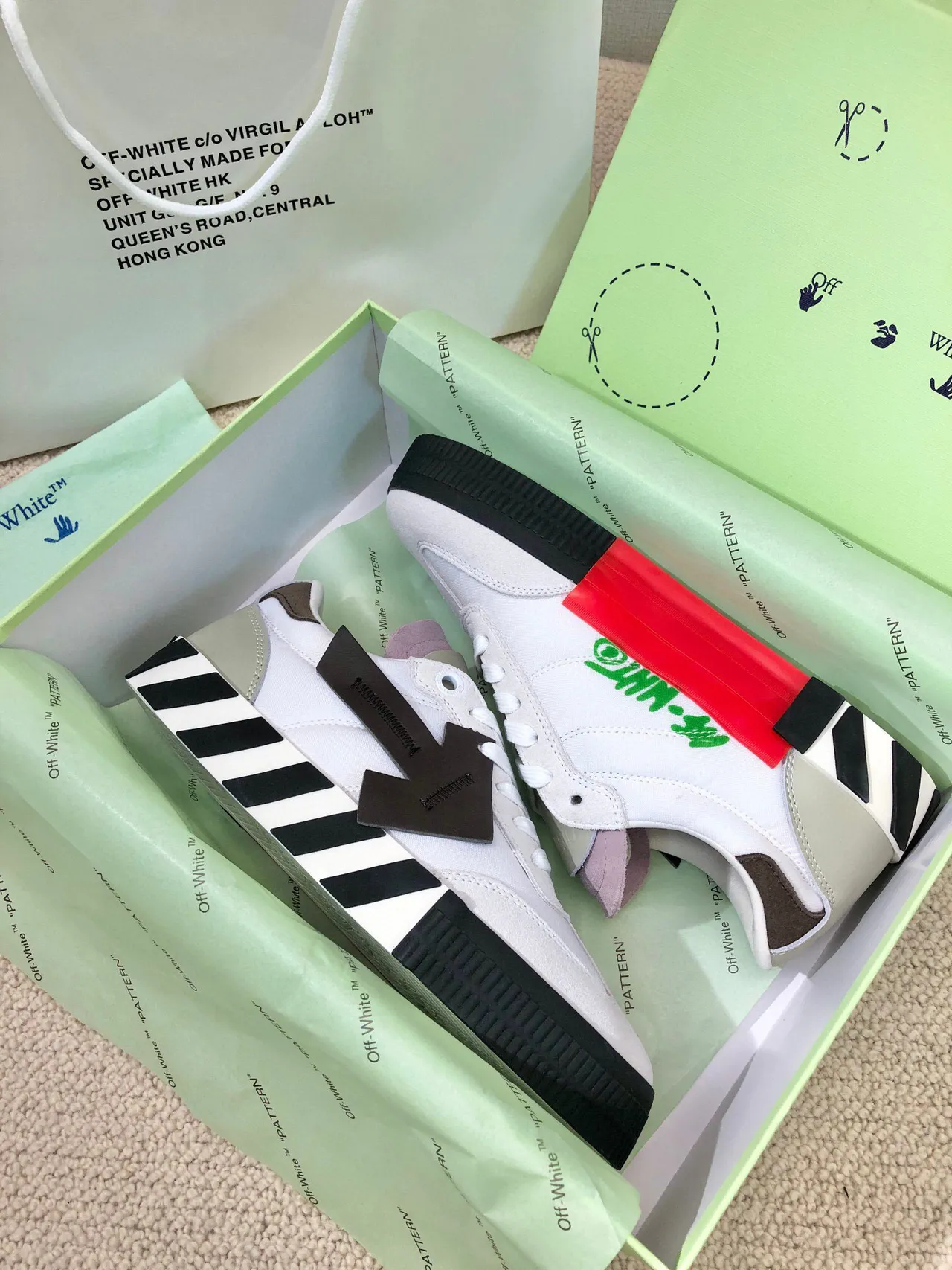 Off-White 工业跑鞋 白黑薰衣草生活方式运动鞋 2