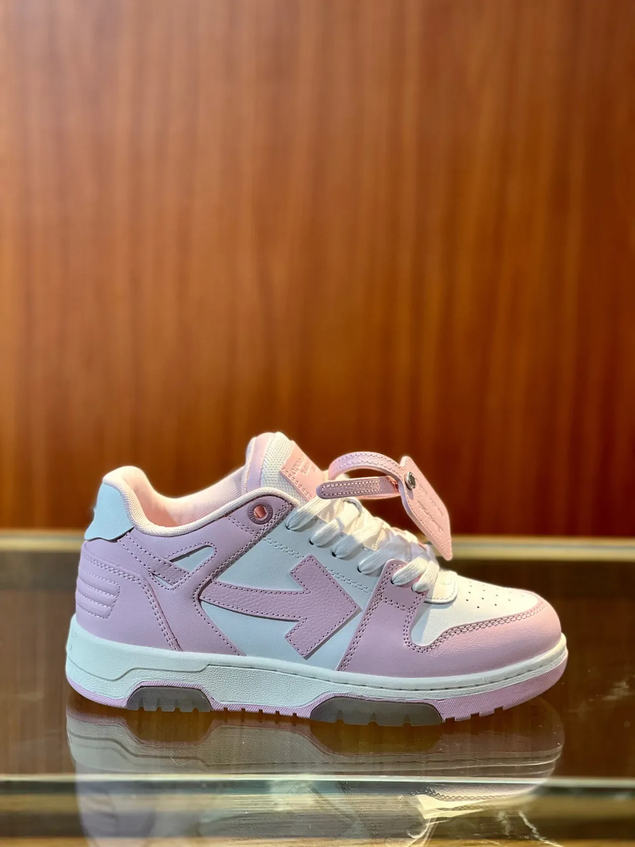 Off-White Industrial Sneaker Rosa y Blanco Lifestyle Sneakers 3