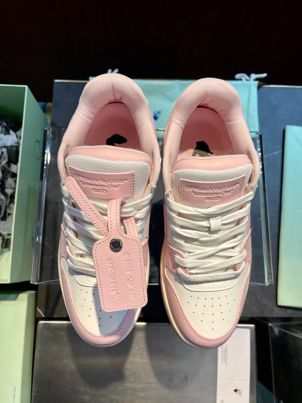 Off-White Industrial Sneaker Rosa y Blanco Lifestyle Sneakers 5