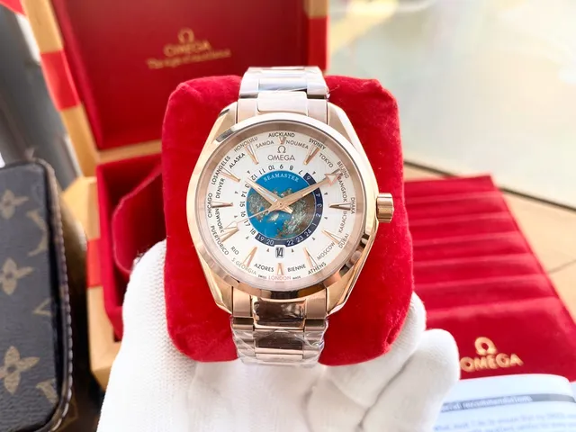 Omega Seamaster Worldtimer Rose Gold Mechanical Watch 9
