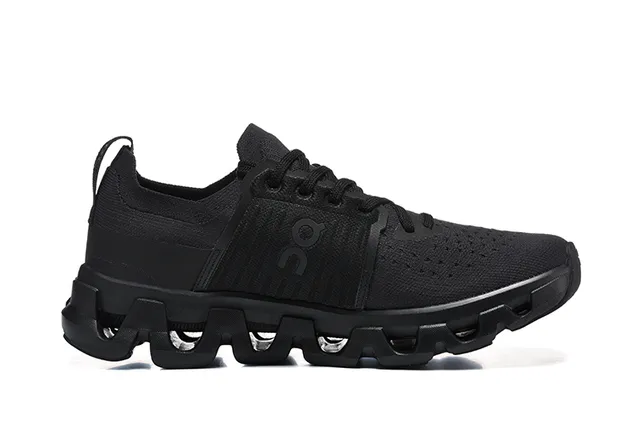 On Cloudmonster Chaussures de running noires 4