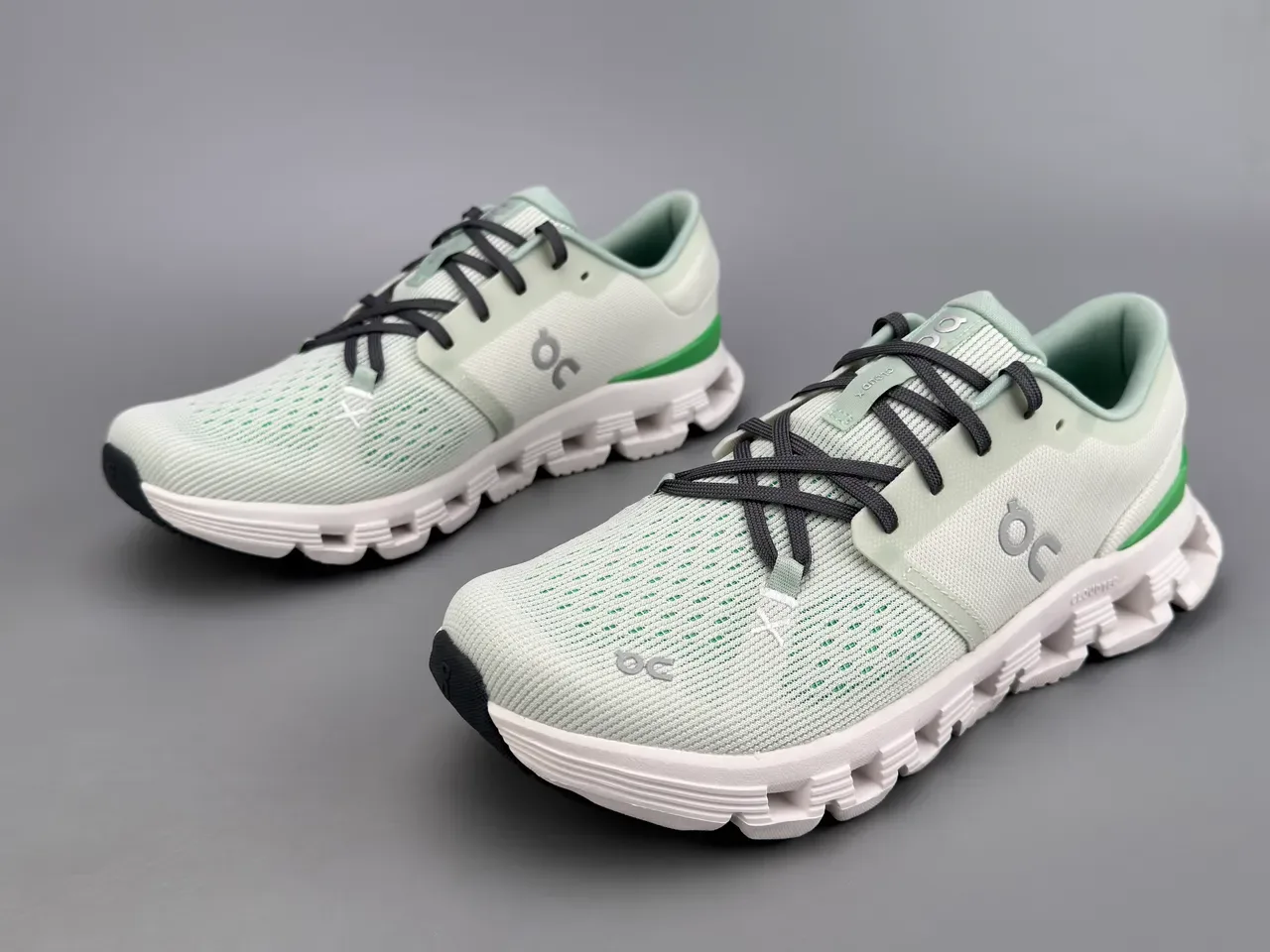 On Verde Blanco Engineered Knit Upper Segmented CloudTec Midsole Zapatillas 7