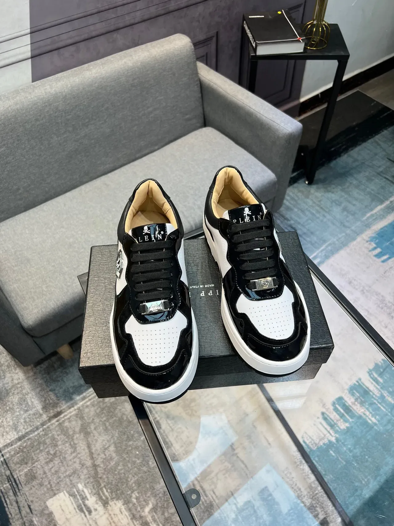 Philipp Plein Noir Blanc Panelled Upper Cuir Patenté Accents Lifestyle Sneakers 5