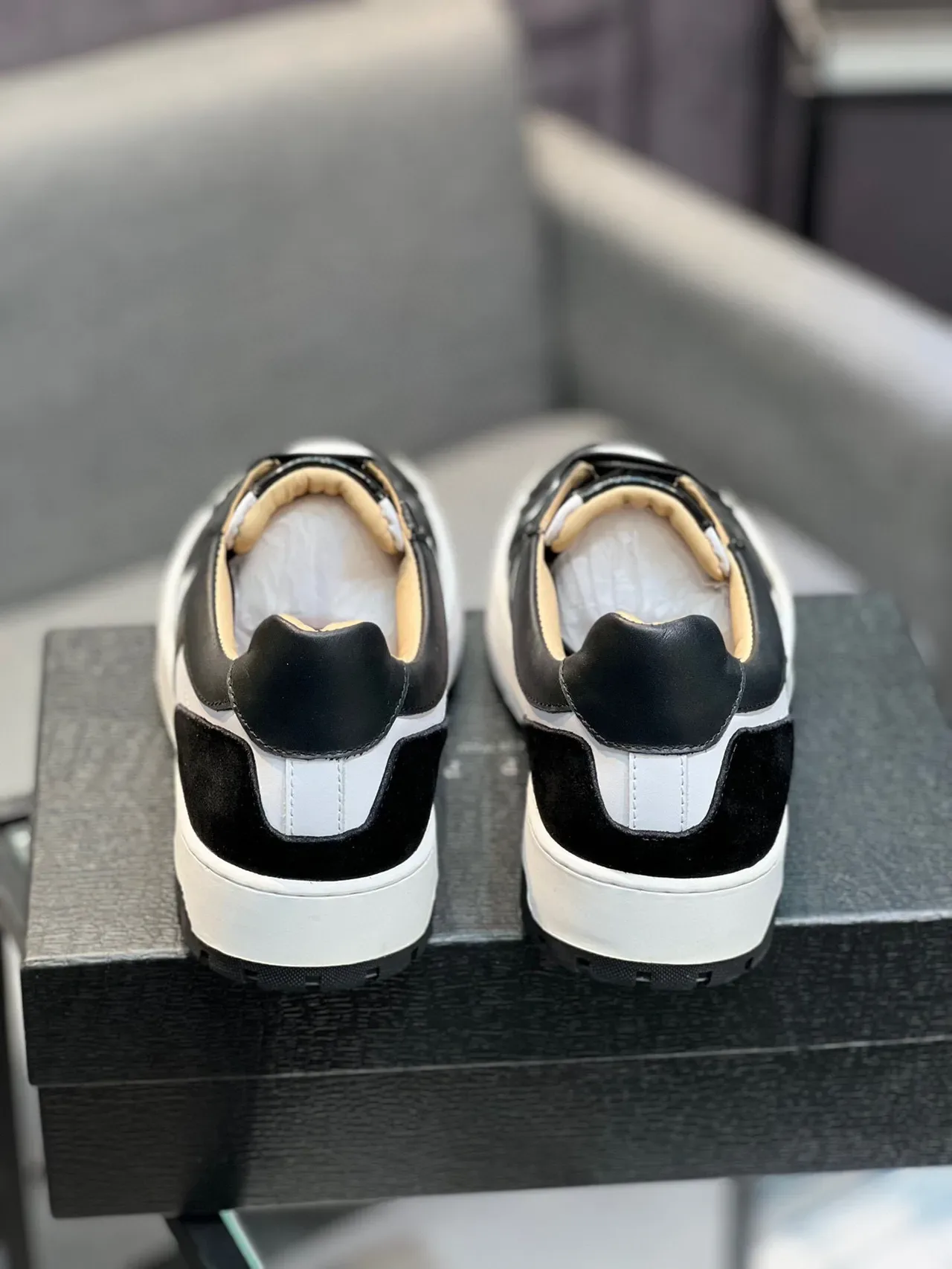Philipp Plein Noir Blanc Panelled Upper Cuir Patenté Accents Lifestyle Sneakers 8