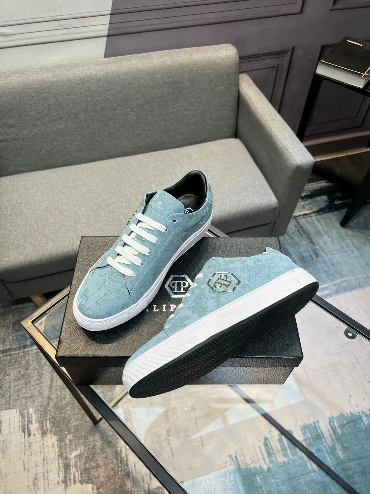 Philipp Plein Blue White Low-Top Textured Floral-Patterned Upper Lifestyle Sneakers 4
