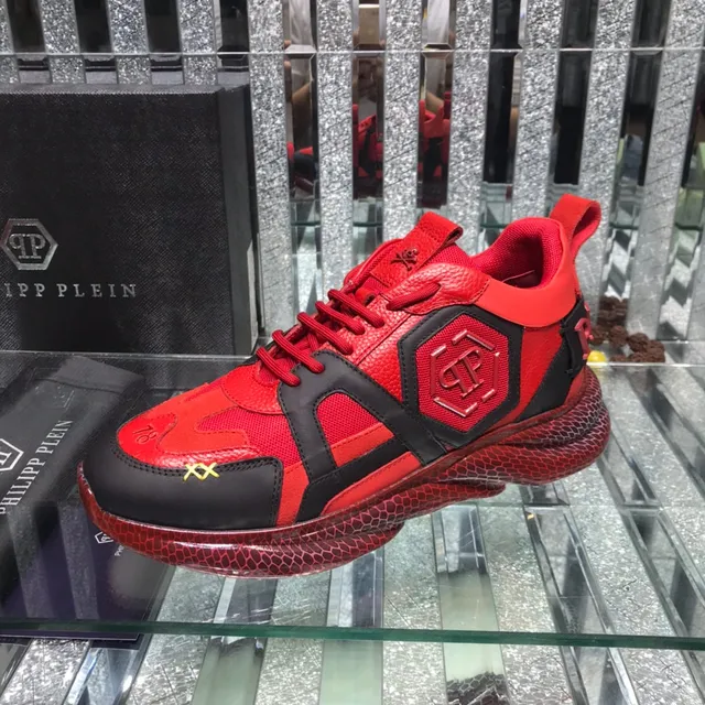 Philipp Plein Tênis chunky vermelho preto com painel de logo hexagonal e textura de sola honeycomb 4