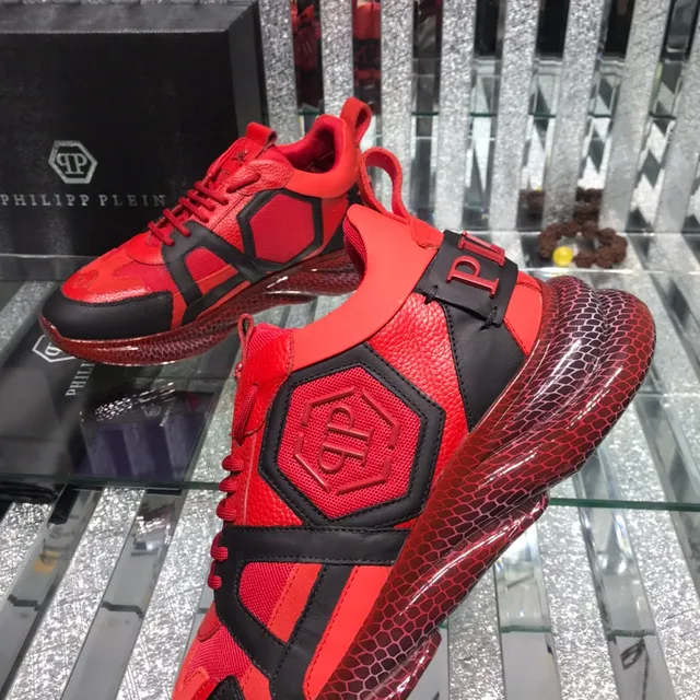 Philipp Plein Tênis chunky vermelho preto com painel de logo hexagonal e textura de sola honeycomb 5