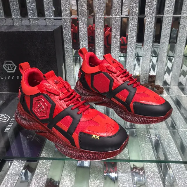 Philipp Plein Tênis chunky vermelho preto com painel de logo hexagonal e textura de sola honeycomb 6