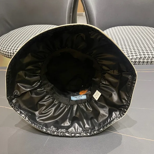 Prada Negro Beige Tela Similar a Nylon Crema Banda de Contraste Sombrero Bucket 11