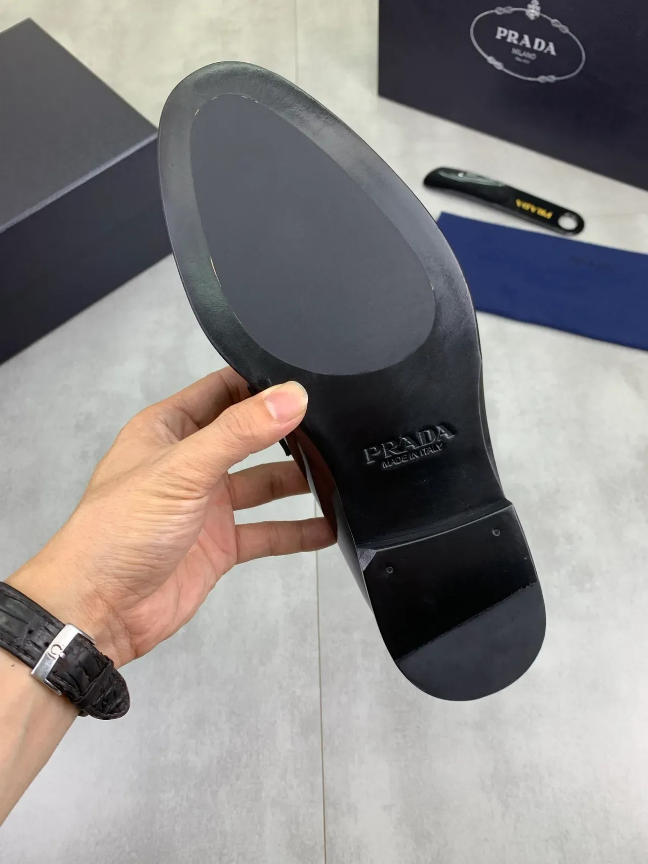 Prada Mocassin Penny Loafer Noir Bordeaux Cuir Patenté Haut Brillant 3