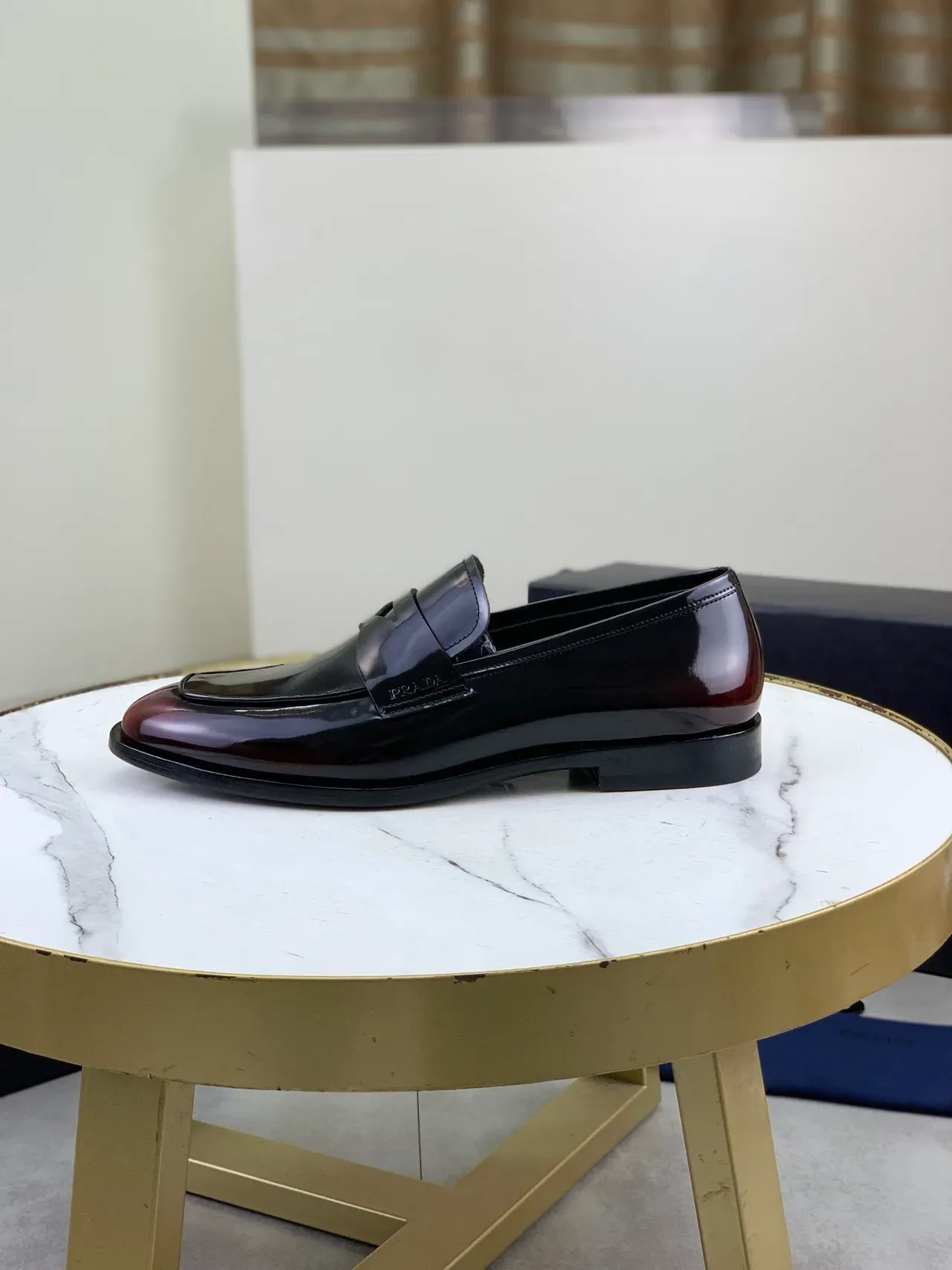 Prada Mocassin Penny Loafer Noir Bordeaux Cuir Patenté Haut Brillant 6