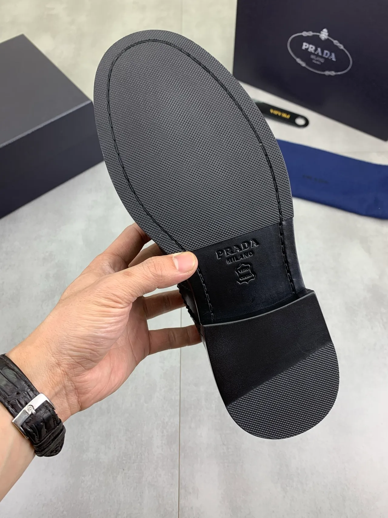 Prada কালো ফুল উইংটিপ পলিশড চামড়া Brogue 3