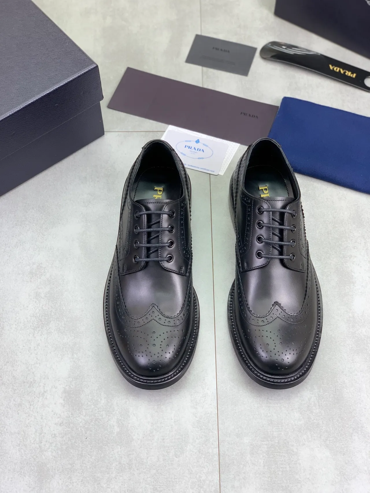 Prada কালো ফুল উইংটিপ পলিশড চামড়া Brogue 6