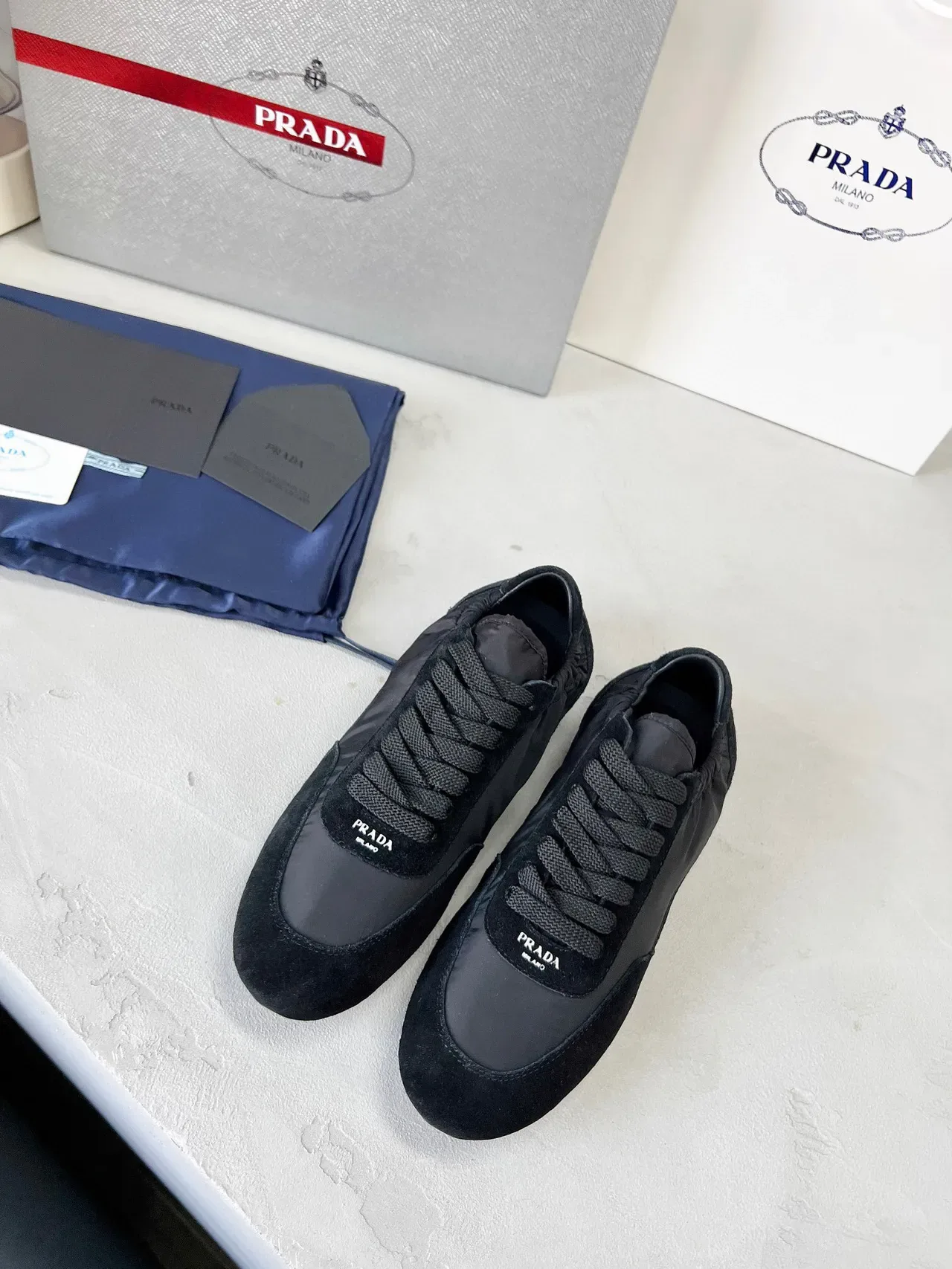 Prada Sneakers Lifestyle Noires basses mélange daim et nylon 2