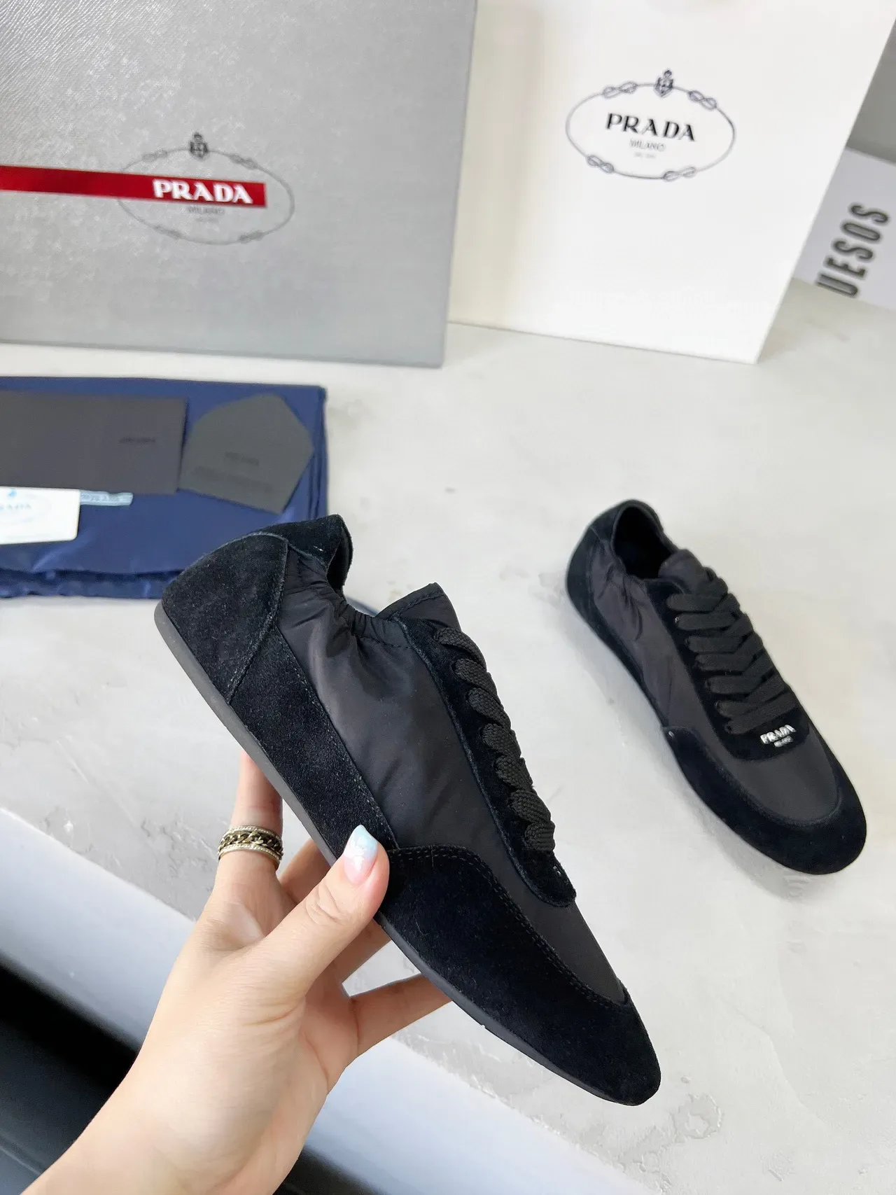 Prada Sneakers Lifestyle Noires basses mélange daim et nylon 3
