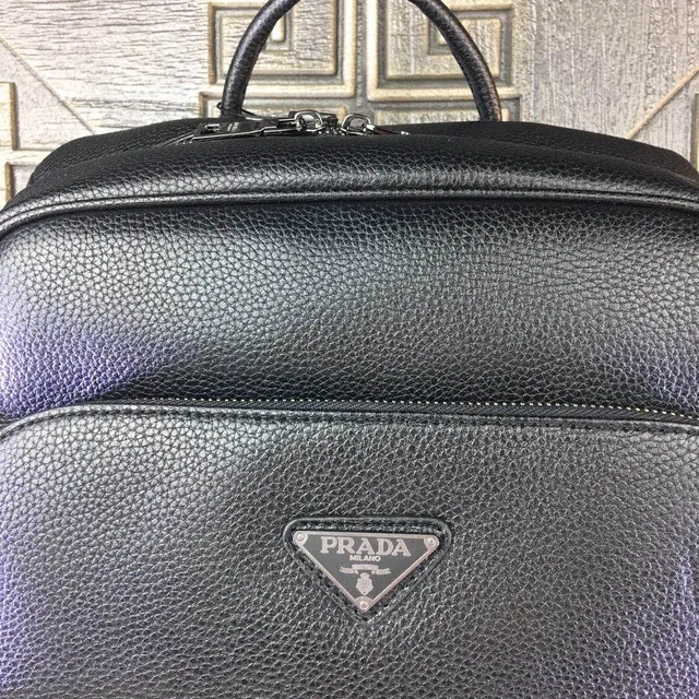 Prada Mochila de Cuero Pebbled Estructurada Casual Negra 3