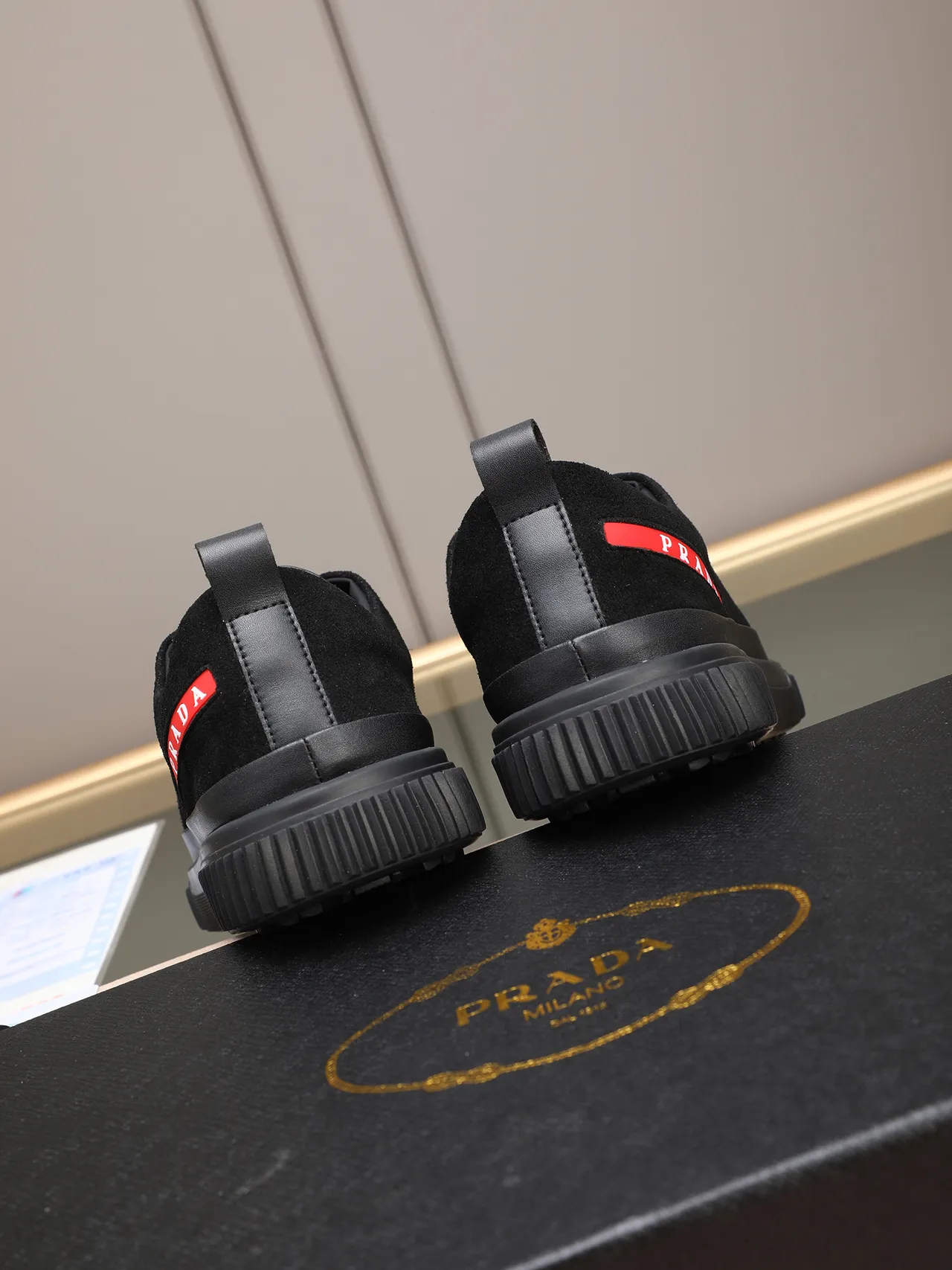 Prada Noir Rouge Ante Supérieure Semelle en Caoutchouc à Nervures Sneakers Lifestyle 3