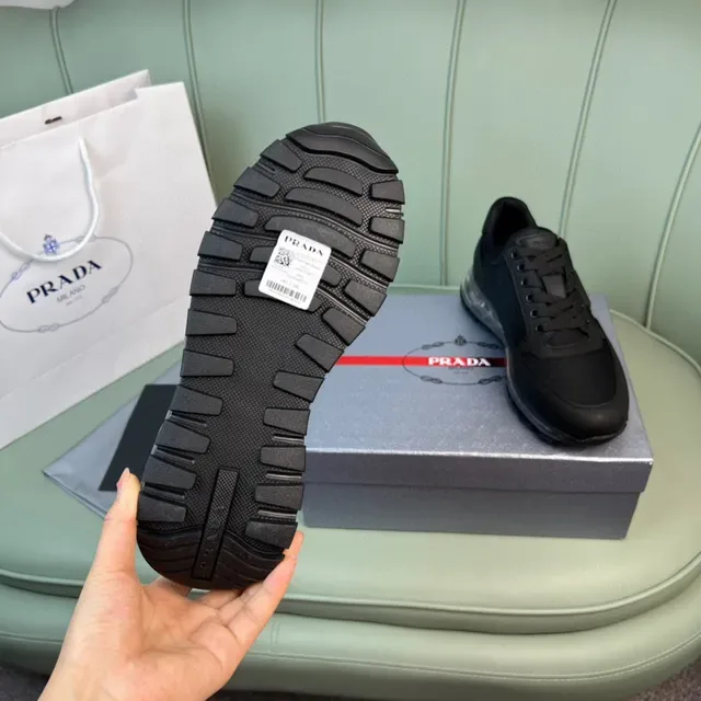 Prada Chaussures Lifestyle Noires Transparents en Maille et Synthétique Supérieure Translucide Semelle Interne Air-Cushion Translucide 2