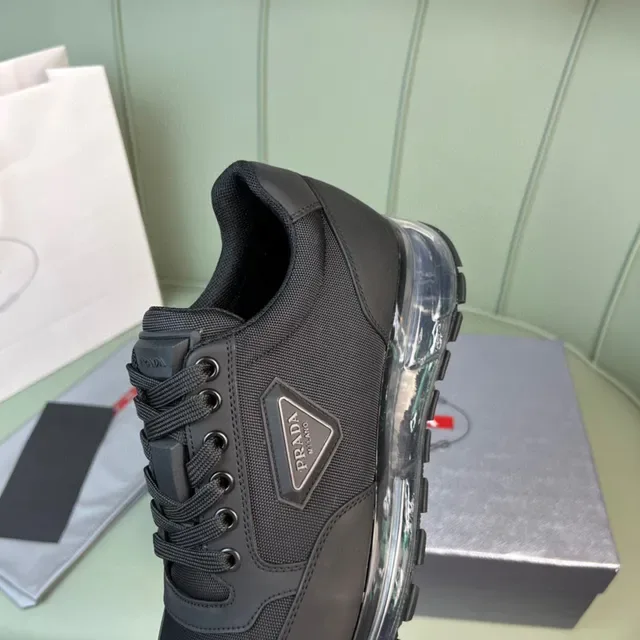 Prada Chaussures Lifestyle Noires Transparents en Maille et Synthétique Supérieure Translucide Semelle Interne Air-Cushion Translucide 3