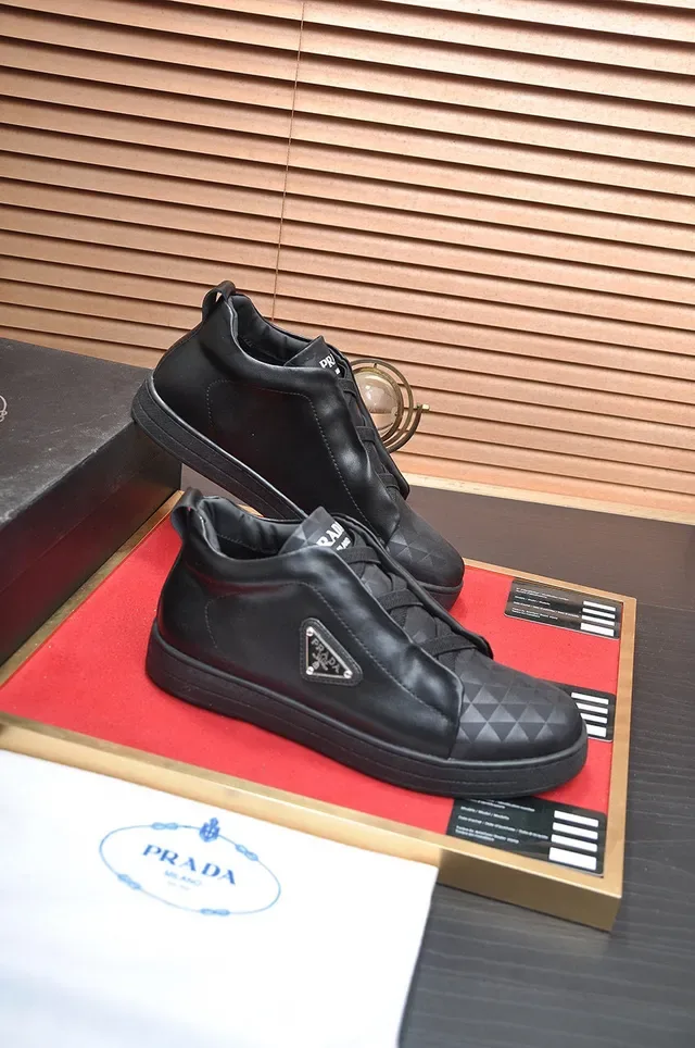 Prada Cloudbust काला बिना लेस चमड़े का लाइफस्टाइल स्नीकर 5
