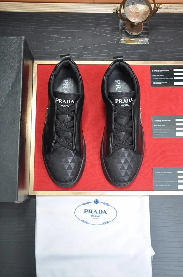 Prada Cloudbust काला बिना लेस चमड़े का लाइफस्टाइल स्नीकर 9