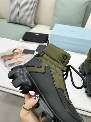 Prada Cloudbust Boot Army Green and Black 踝靴 2