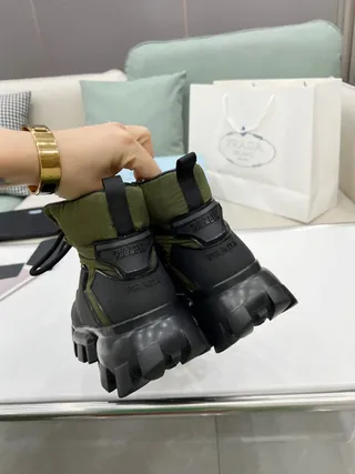 Prada Cloudbust Boot Army Green and Black 踝靴 4