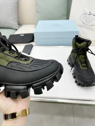 Prada Cloudbust Boot Army Green and Black 踝靴 5