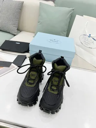 Prada Cloudbust Boot Army Green and Black 踝靴 7