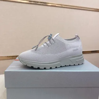Prada Cloudbust हल्का भूरा निट लाइफस्टाइल स्नीकर