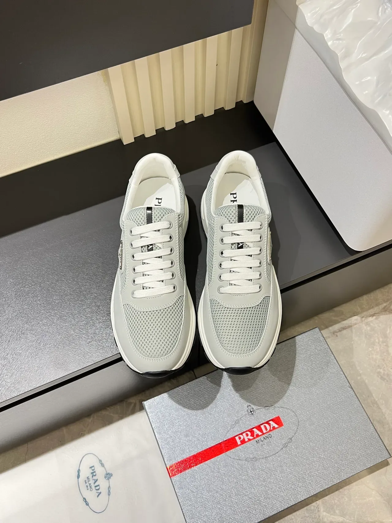 Prada Cloudbust Chaussures Lifestyle Gris Clair Maille et Synthétique 4