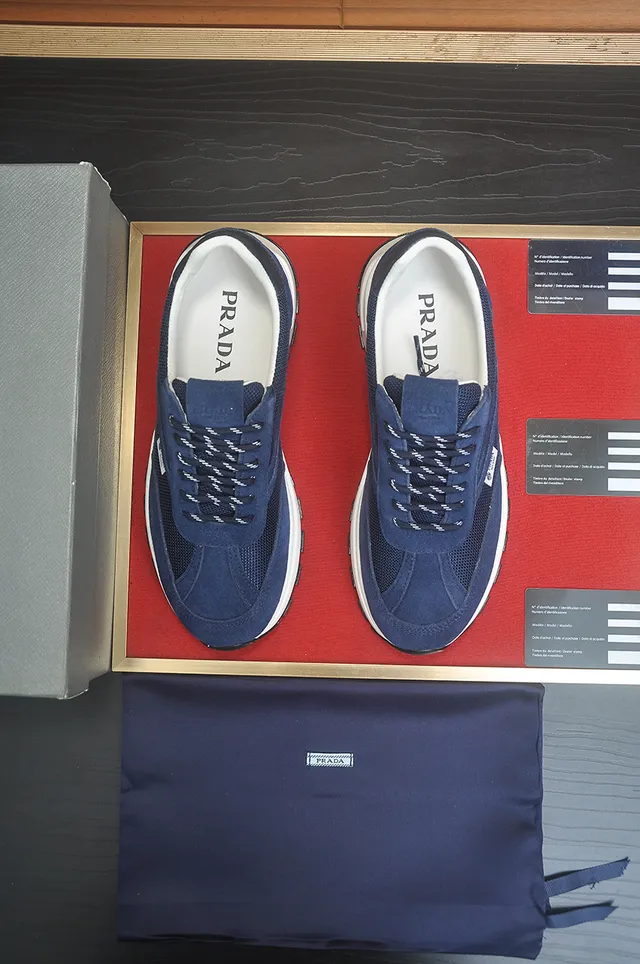 برادا Cloudbust أحذية رياضية Navy White سويدي وشبكي علوي مصممة كعب وسط أسلوب حياة 4