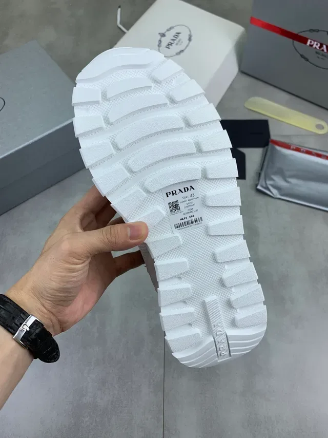 Prada Cloudbust أبيض وكريمي Mesh-Suede حذاء أسلوب حياة 2
