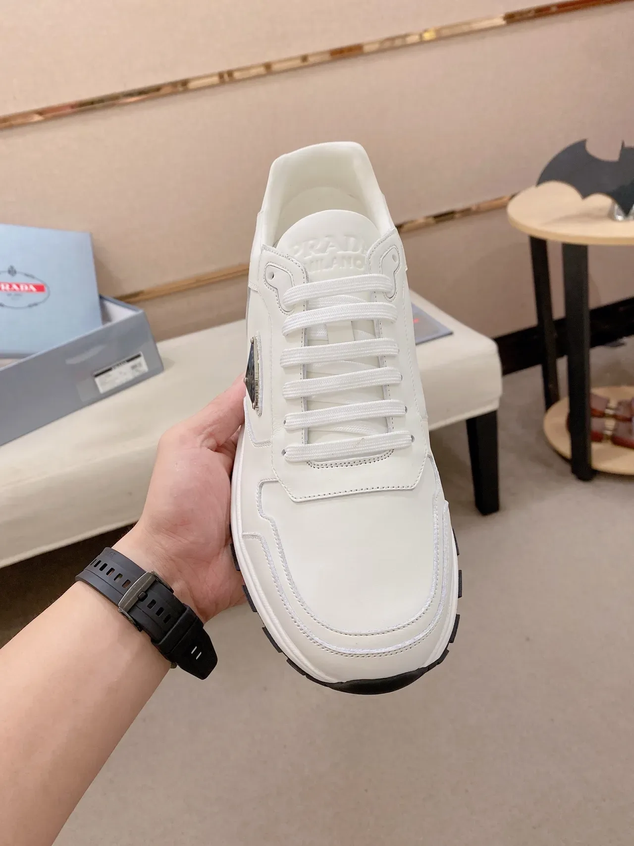 Prada Cloudbust सफेद काला चमड़ी त्रिकोणीय Logo Plaque Lifestyle Sneakers 5