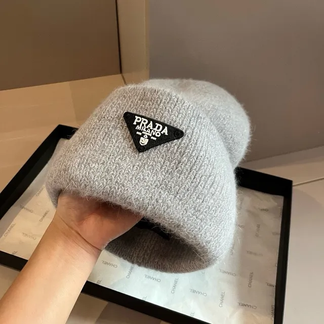 Prada Bonnet Gris Noir Tricoté à côtes manchette pliée 3