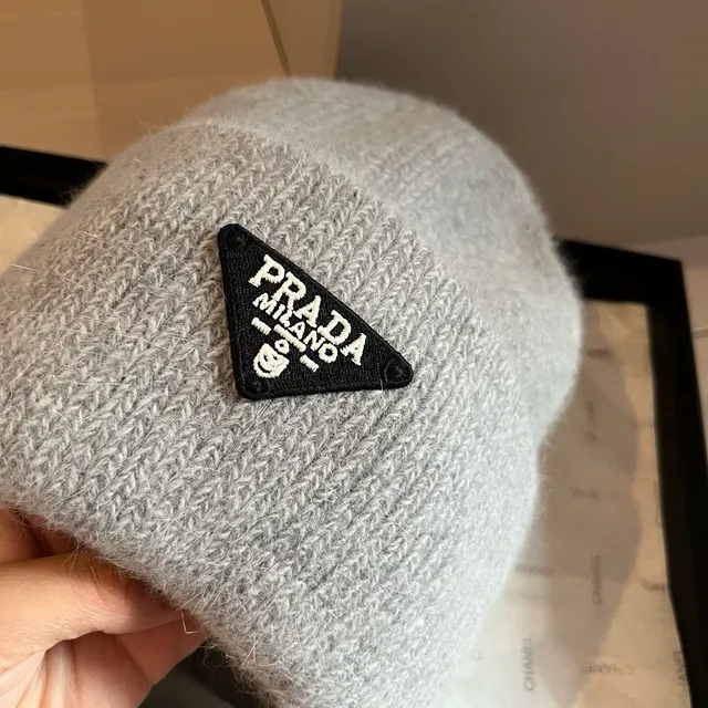 Prada Bonnet Gris Noir Tricoté à côtes manchette pliée 5