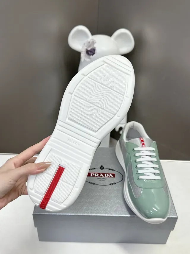 Prada Chaussures Lifestyle Vert Blanc Cuir Patenté Brillant Panneaux Latéraux Maille 9