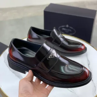 Prada Mocasín Cuero patentado negro y burdeos Mocasín