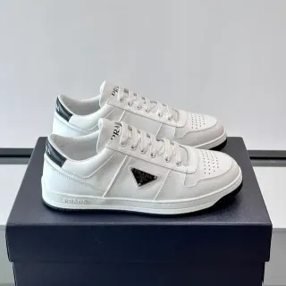 Prada 白黑皮革穿孔脚趾生活方式运动鞋