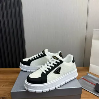 Prada Tênis Brancos e Pretos de Malha e Couro com Painel Triangular de Logo Patch Chunky Sneakers