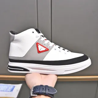 Prada 白灰高帮皮革拼接生活休闲鞋