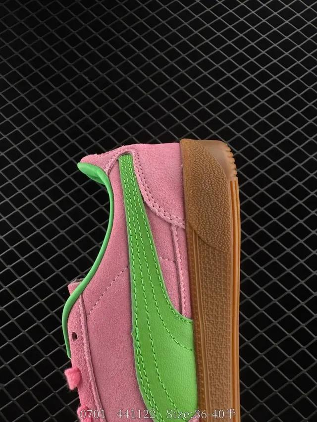 Puma Palermo 粉色麂皮生活方式运动鞋 4