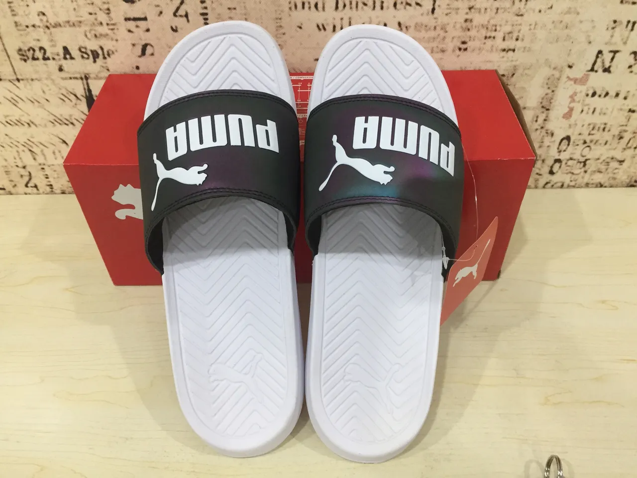 Puma Slide Negro y Blanco Zapatilla de una correa 2